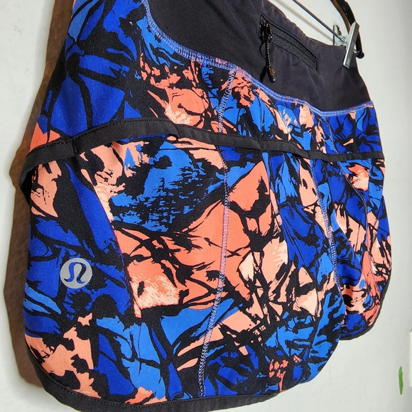 Lululemon Speed Short in Paint Storm Harbor Blue Multi / Black. Size 4 - Picture 8 of 16